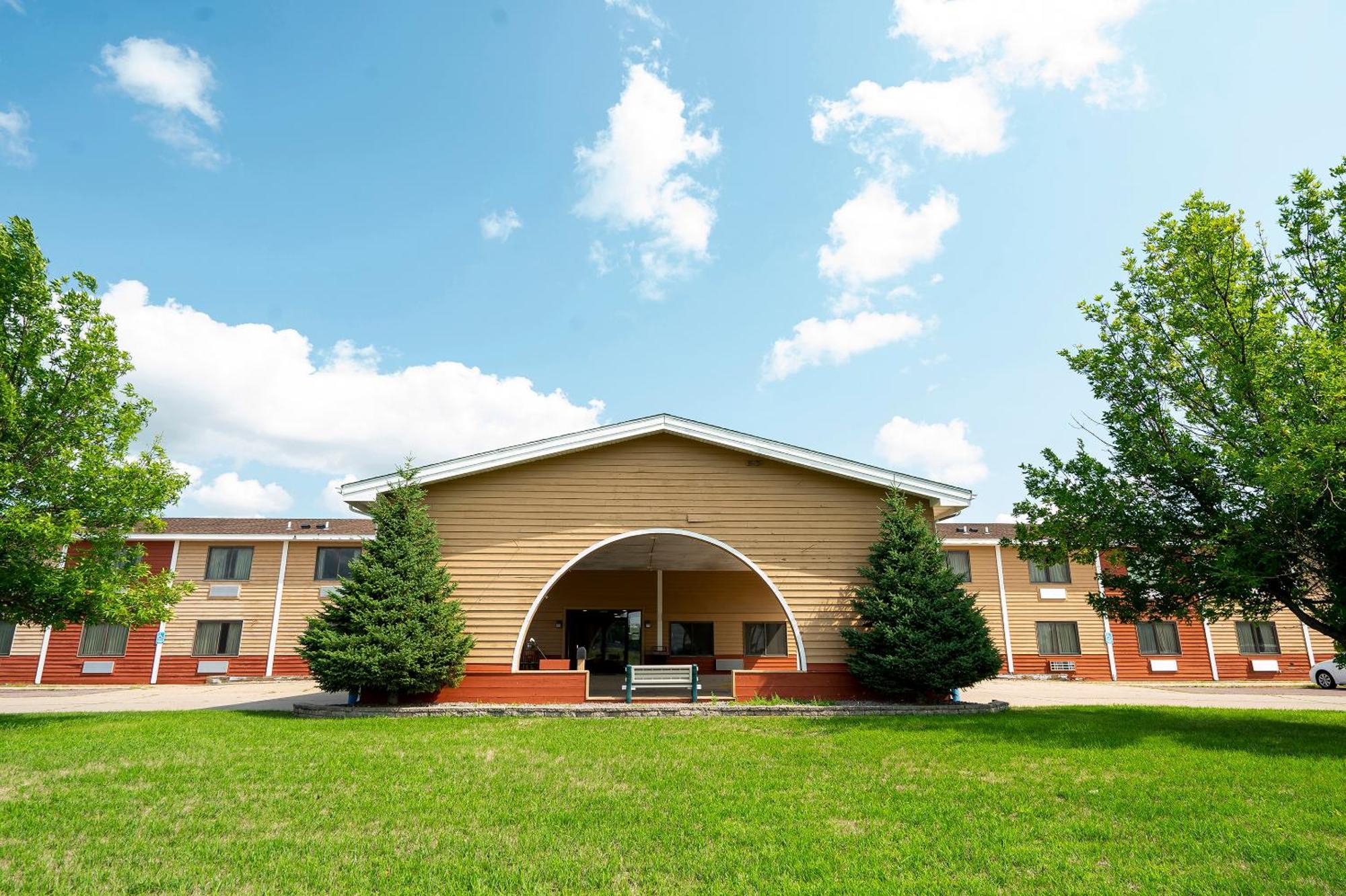 Oyo Hotel Redwood Falls Near Jackpot Casino Екстериор снимка