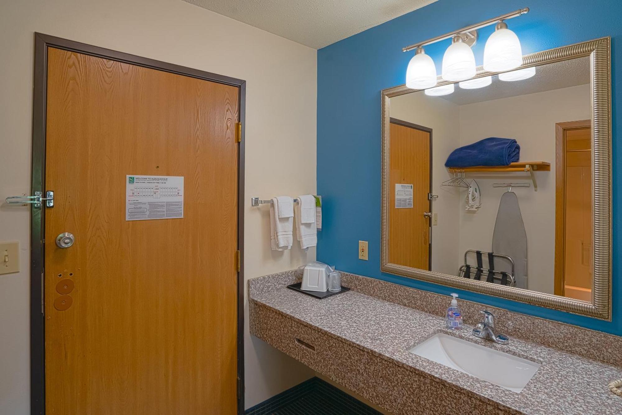 Oyo Hotel Redwood Falls Near Jackpot Casino Екстериор снимка