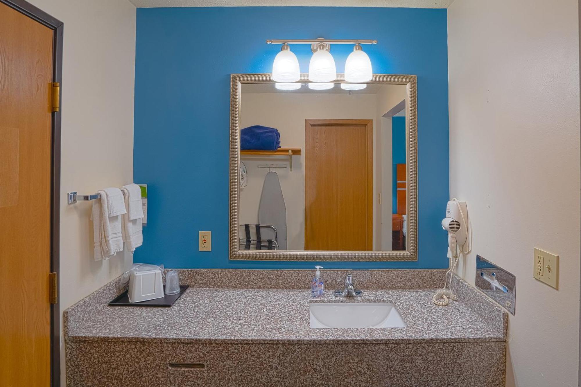 Oyo Hotel Redwood Falls Near Jackpot Casino Екстериор снимка
