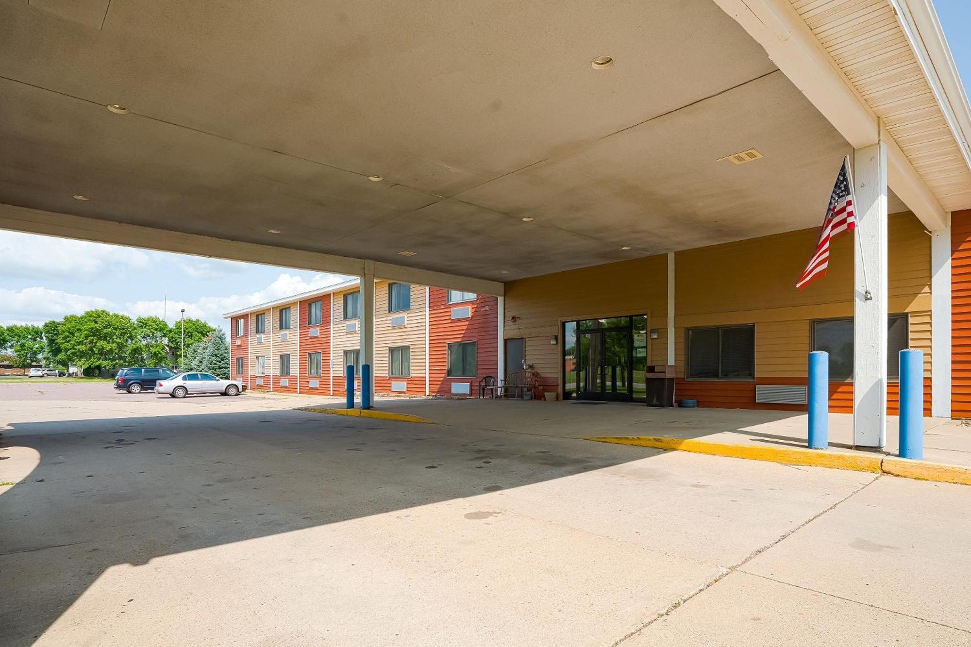 Oyo Hotel Redwood Falls Near Jackpot Casino Екстериор снимка
